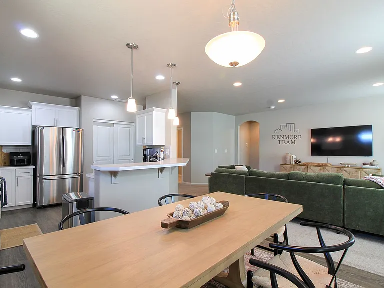 2933 Castle Rock Blvd — Photo 5
