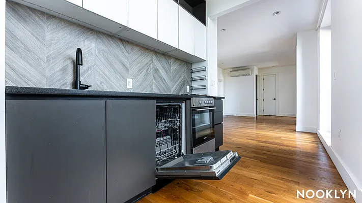 Rented by Nooklyn NYC LLC | media 22