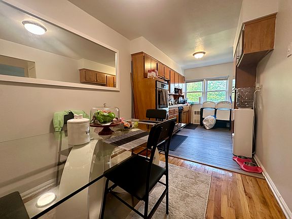 3rd image of 2136 Clintonville St #2