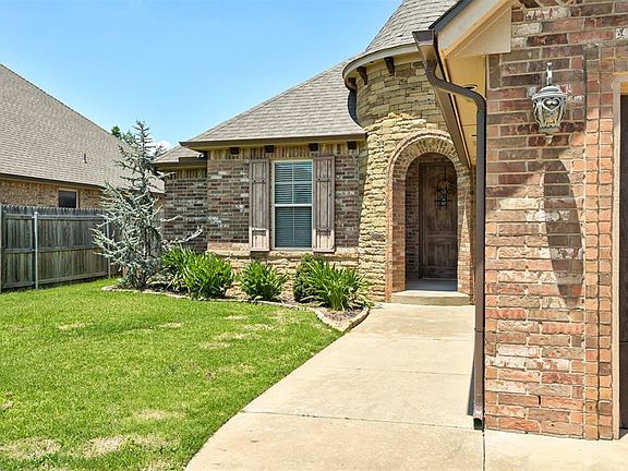 3rd image of 4809 SW 126th St