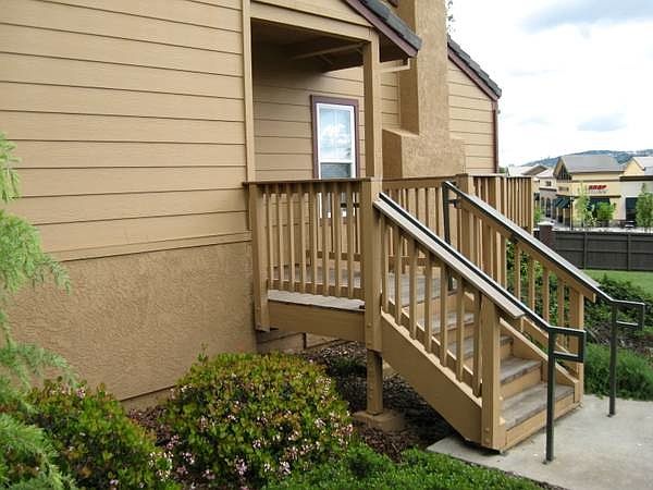 2nd image of 1209 Gardenia Cir