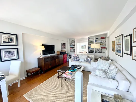 Rented by Compass | media 10