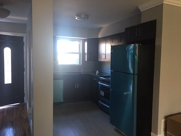 4th image of 117 233rd St