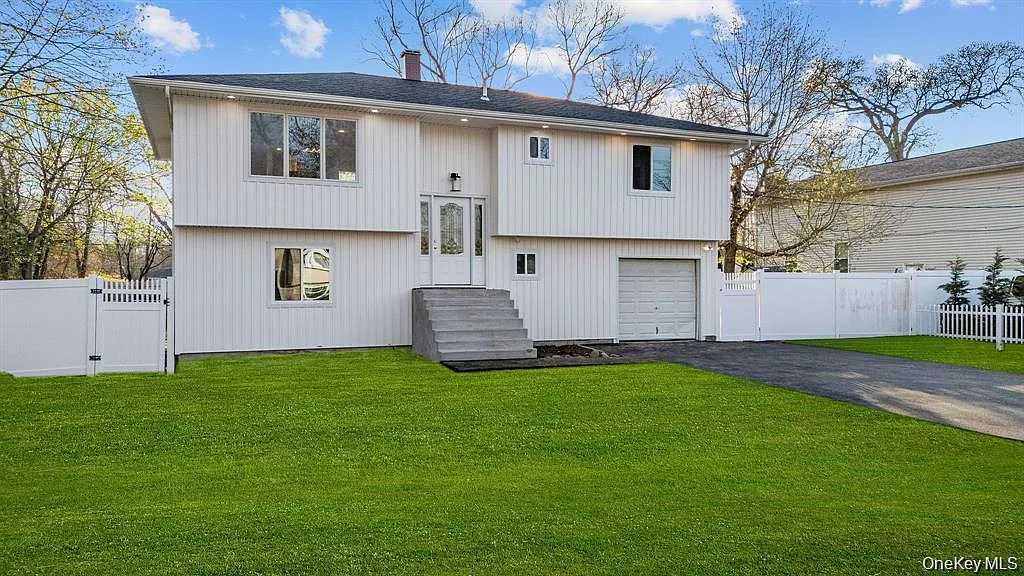 3 bed, 1.0 bath, 1000 sqft, $3,700 — Photo 1