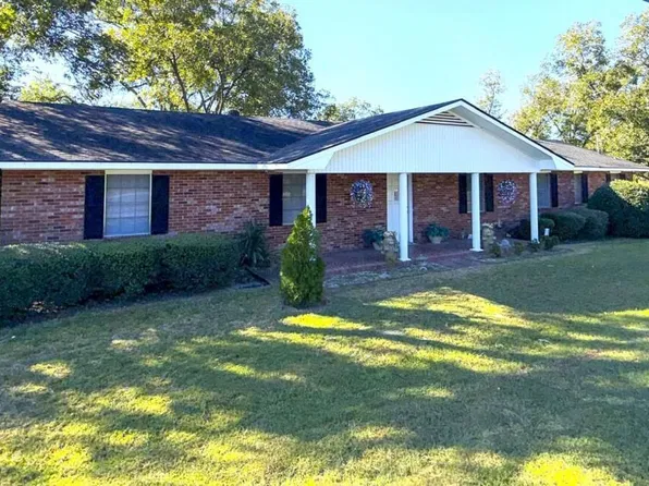 810 W Main St, Claxton, GA 30417