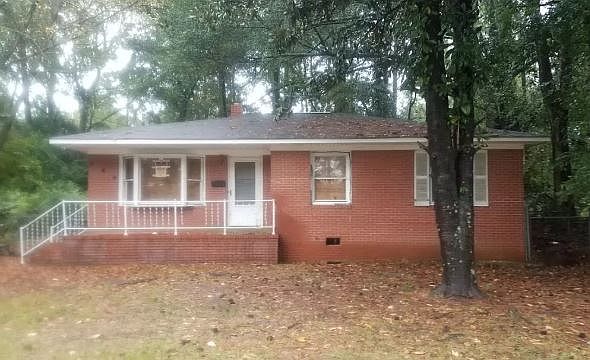 1st image of 209 Colonial Dr