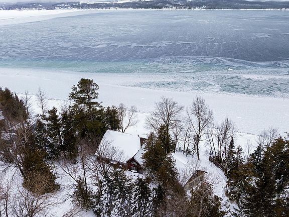 5th image of 10 S Stony Point Rd