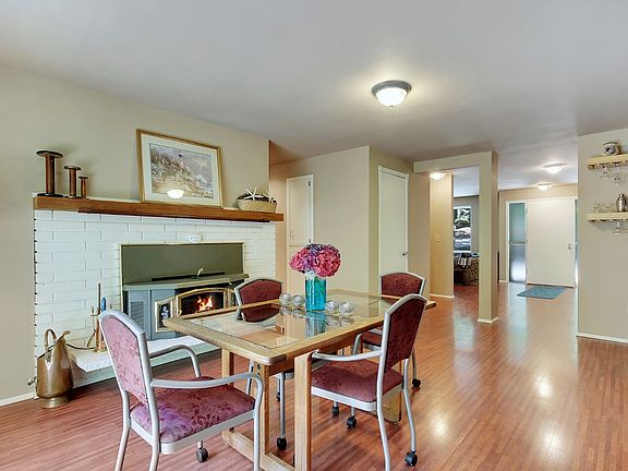 4th image of 9420 31st Street Ct E