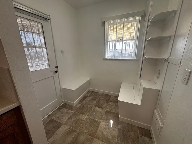 3689 Moultrie Ave — Photo 12