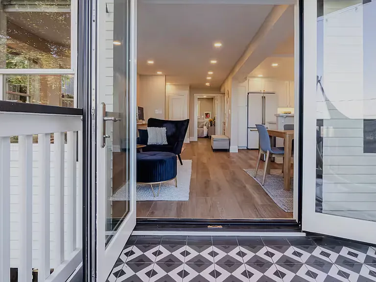 888 Elizabeth St #2 — Photo 1
