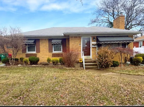 17619 Sprenger Ave, Eastpointe, MI 48021