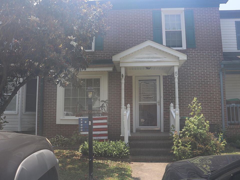 1st image of 5 W Wainwright Dr