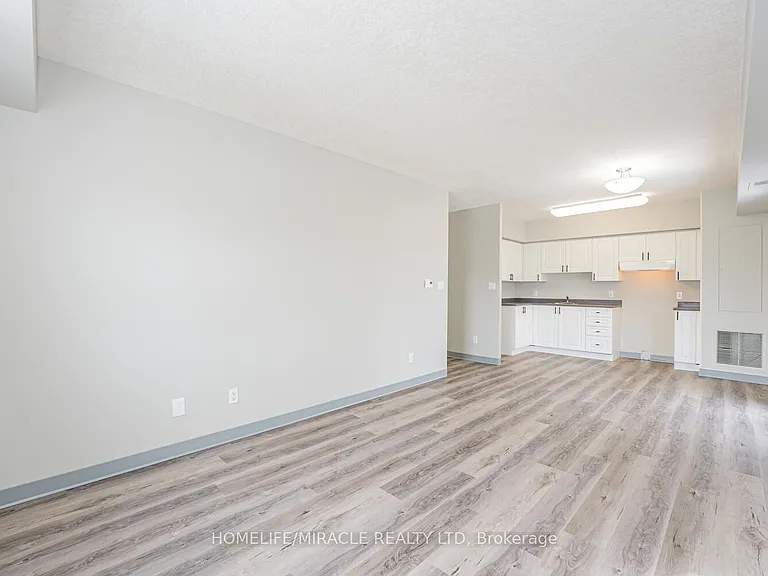 274 Erb St W #610 — Photo 4