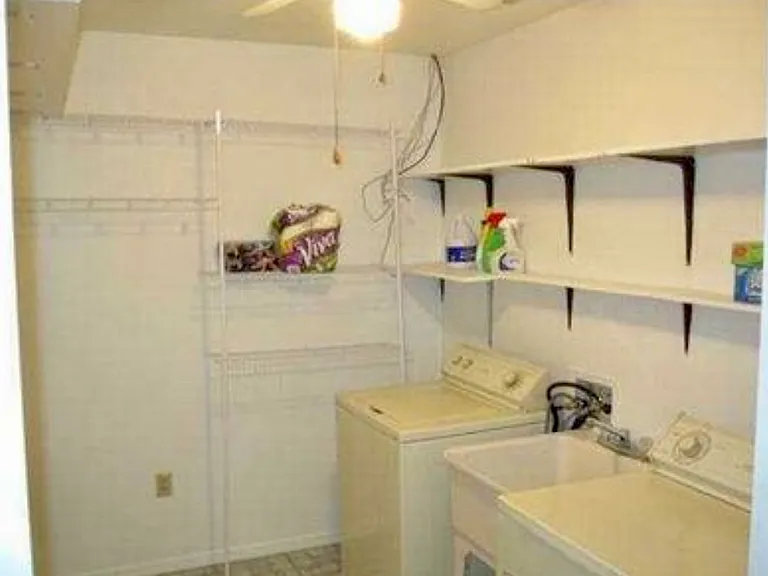 118 Queen Anne Dr — Photo 11