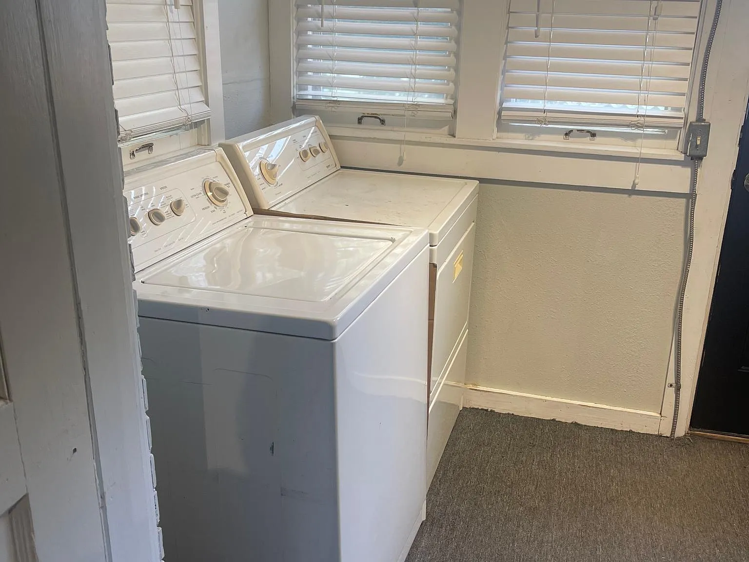 4038 Byers Ave — Photo 3