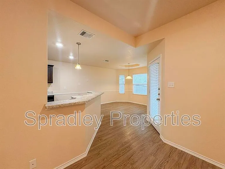 2214 Justice Dr — Photo 3