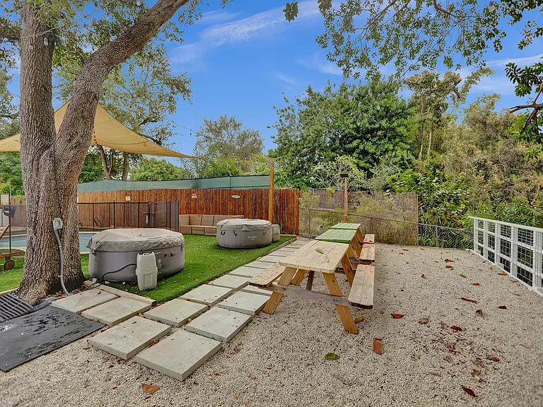 4030 SW 33rd St — Photo 36