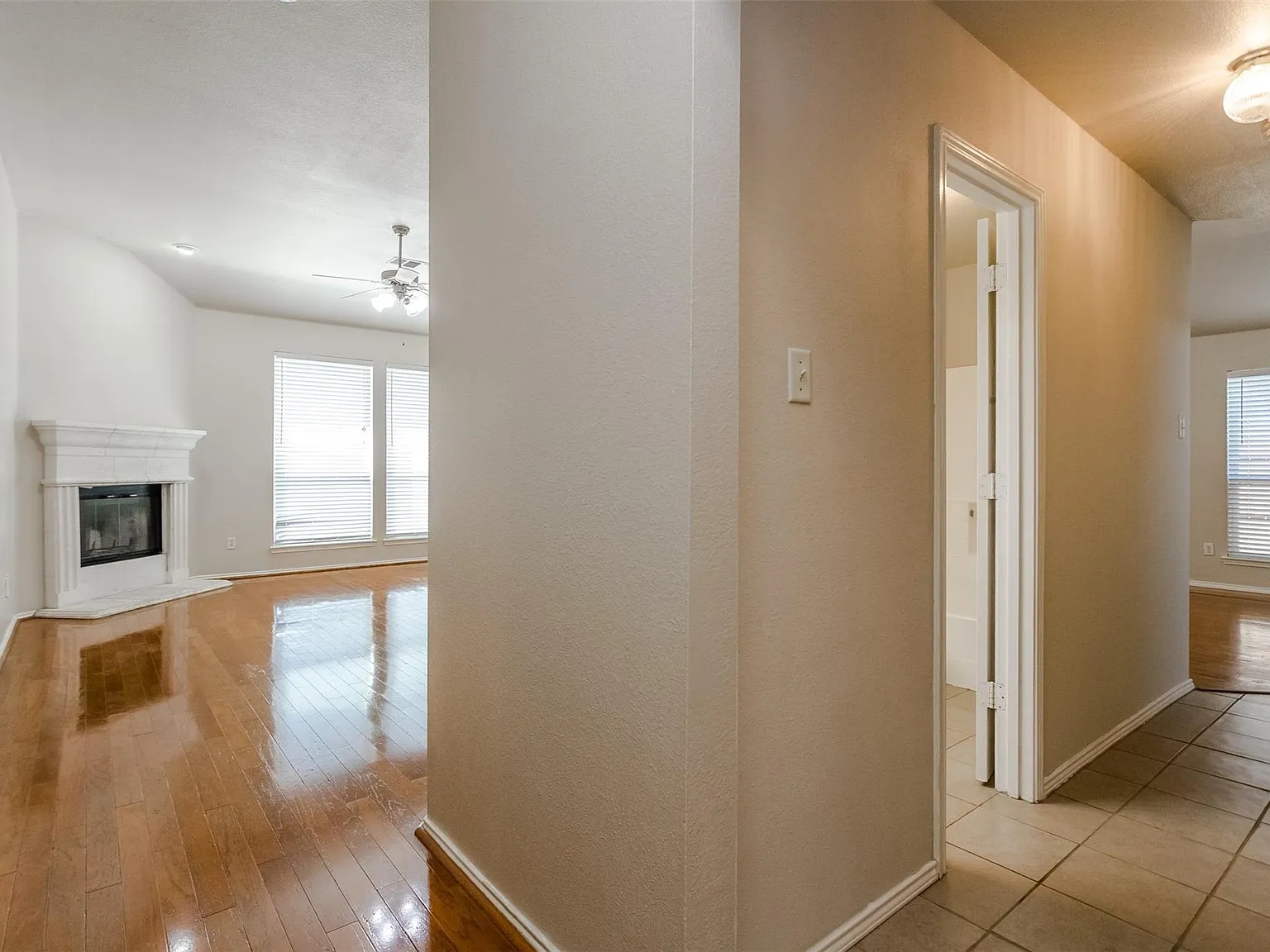 3 bed, 1959 sqft, $2,200 — Photo 1