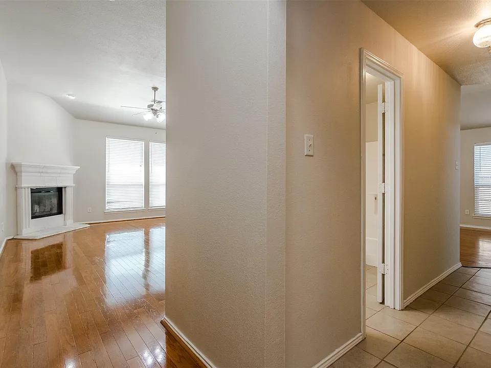 1017 Caleb St