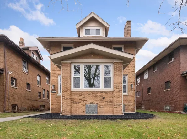 7234 S Paxton Ave, Chicago, IL 60649