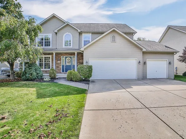 1181 Bowen Dr W, North Tonawanda, NY 14120