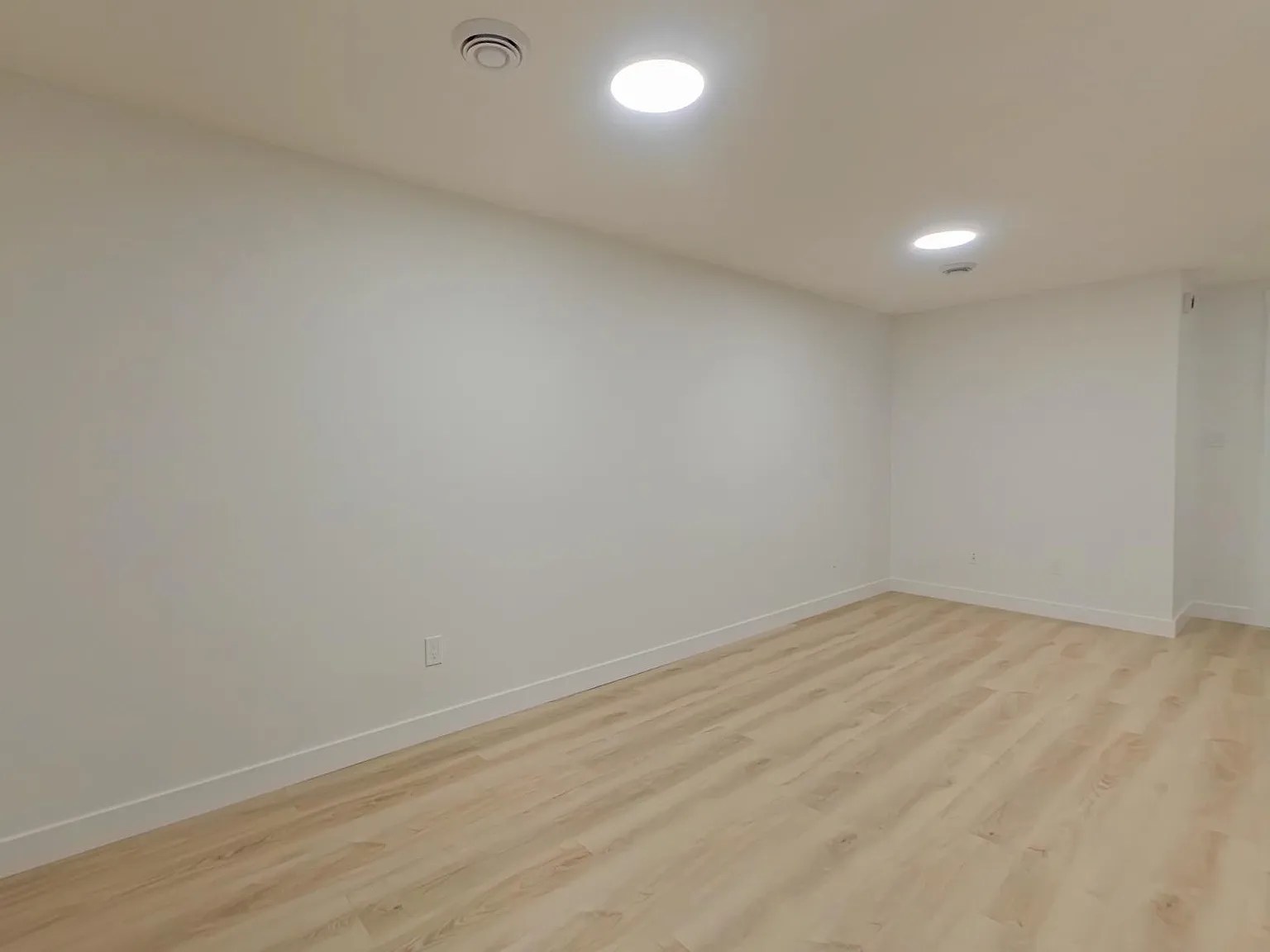 1 bed, 1.0 bath, 419 sqft, $1,075 — Photo 2