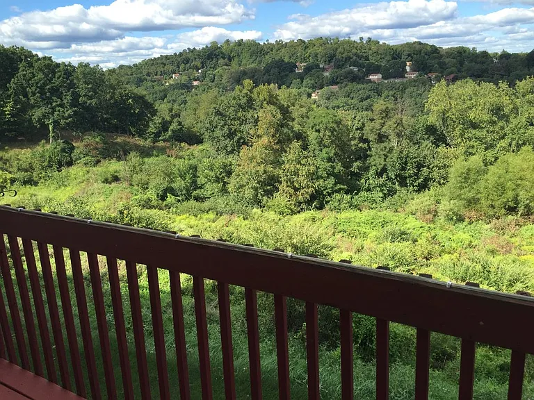 137 Mountain Dr — Photo 3
