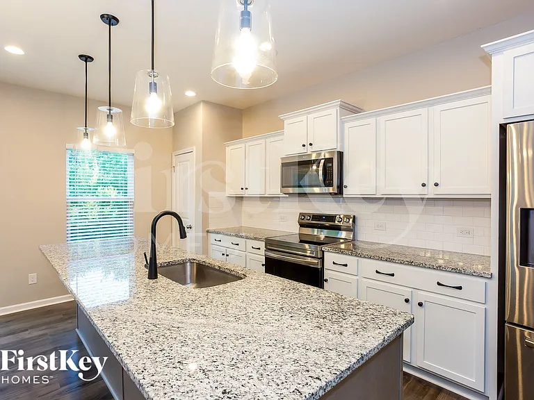 371 Copes Ct — Photo 8