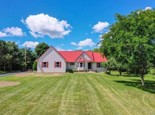 6939 Sanford Rd, Howell, MI 48855
