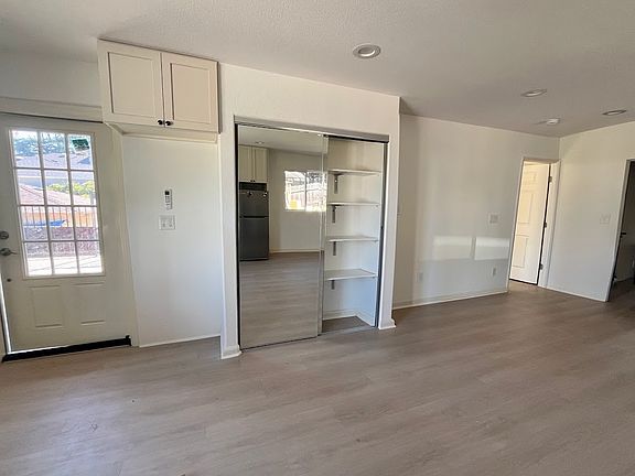 4th image of 2776 Sydney Way