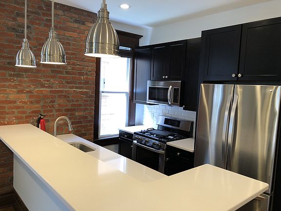 5th image of 1467 Worthington St #1