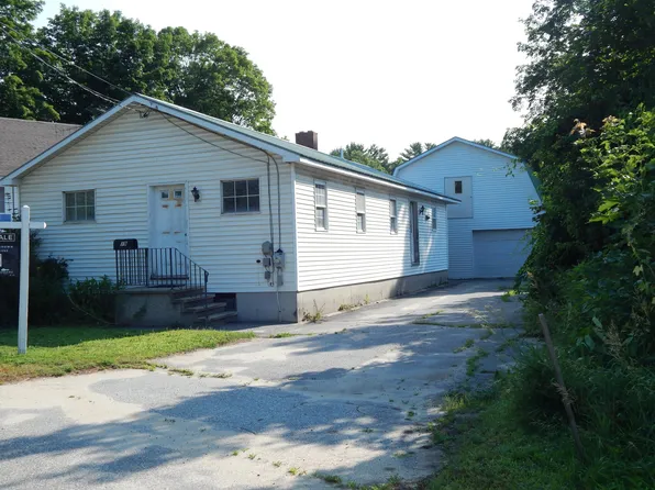 19 Park Street, Paris, ME 04281