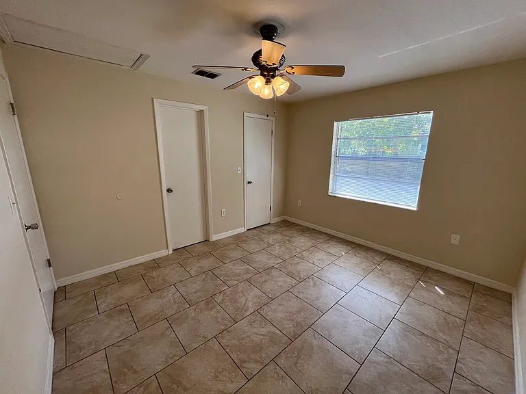 715 Angelina Ln — Photo 10
