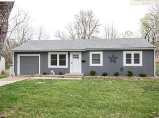 9241 Cottonwood St, Lenexa, KS 66215