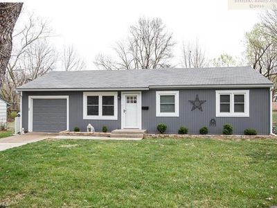 9241 Cottonwood St, Lenexa, KS, 66215