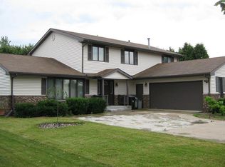 9813 Johnson St, Crown Point, IN 46307