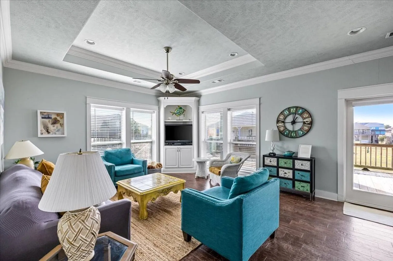 3 bed, 2.0 bath, $2,208 — Photo 3