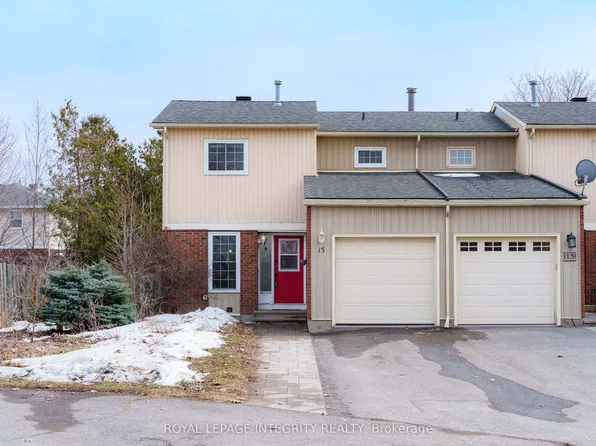 15 Tarquin Cres, Ottawa, ON K2H 8J7