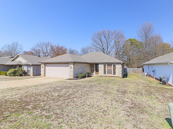 3rd image of 4728 Wildwood Ln