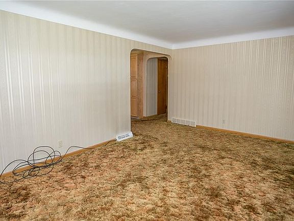 4th image of 14141 Delaware Dr
