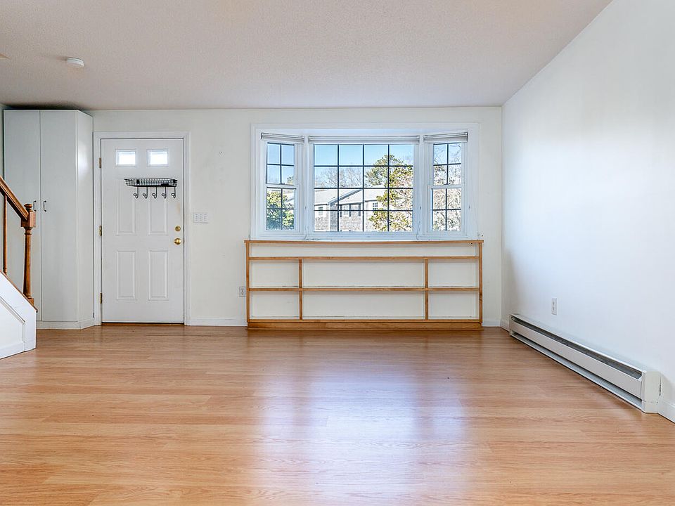 56 Captain Cook Ln Barnstable MA Zillow