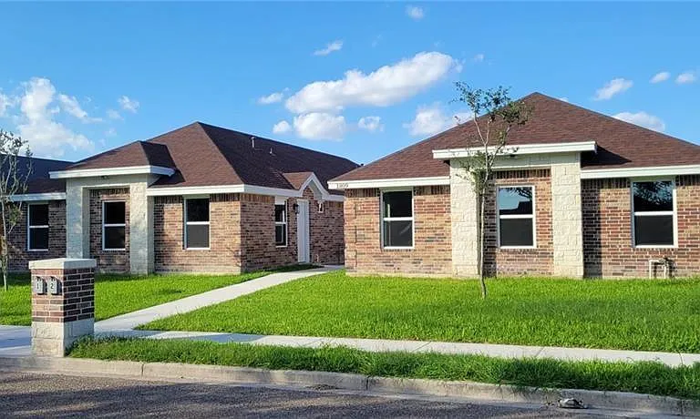 1809 W Portales Dr #3 — Photo 1