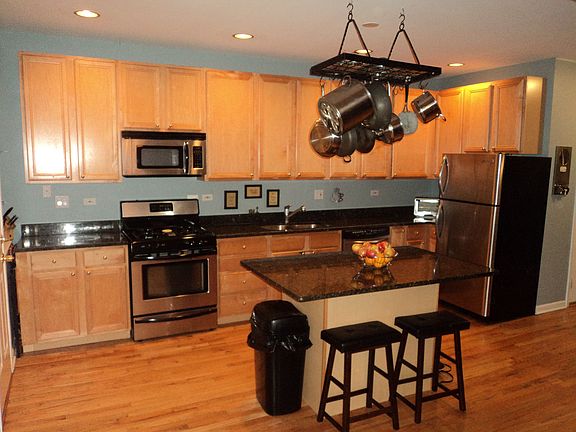 2nd image of 4827 N Fairfield Ave APT 2