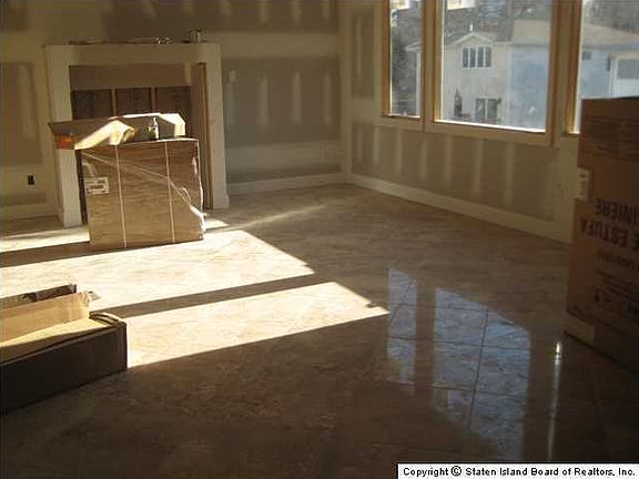 3rd image of 54 Harborview Pl