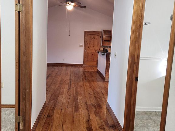 5th image of 704 Marquis Ln
