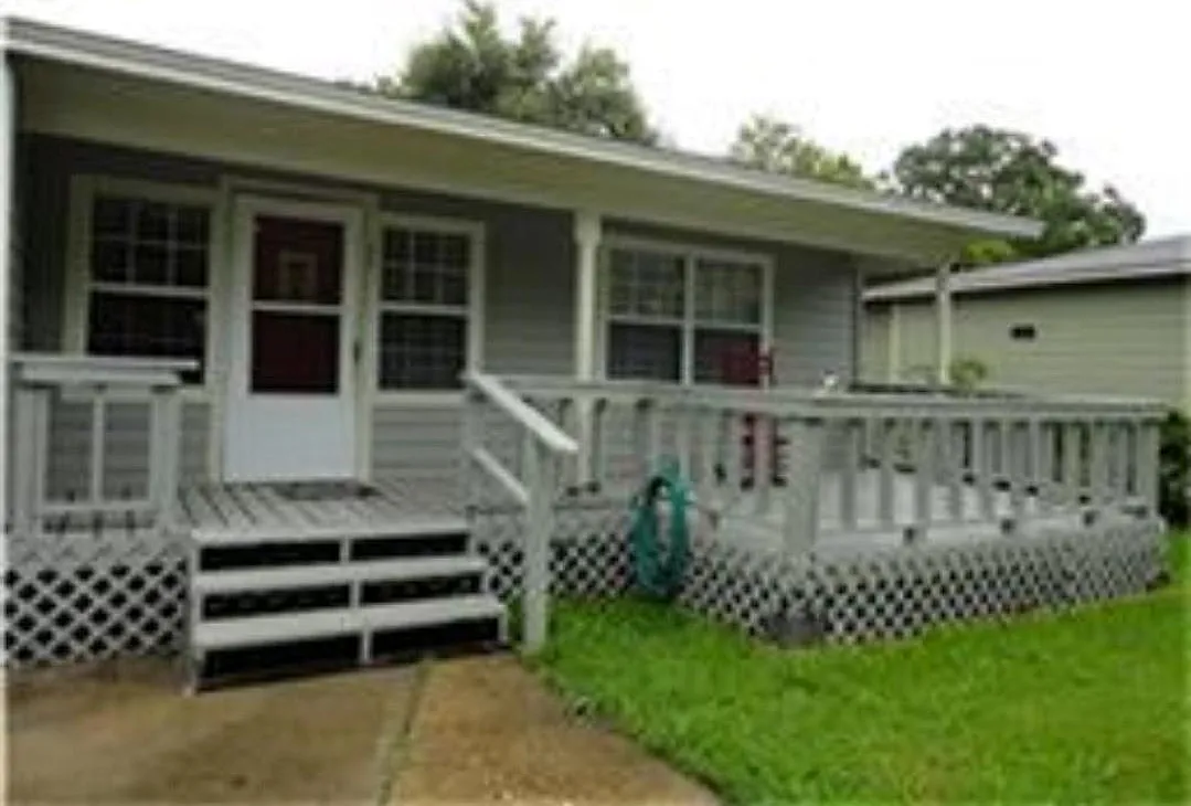 4 bed, 2.0 bath, 1500 sqft, $1,750 — Photo 2