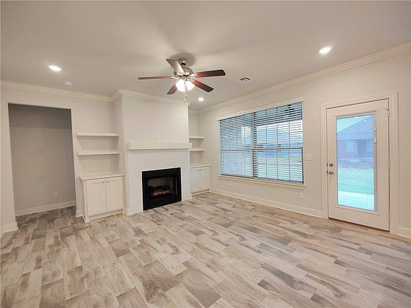 5th image of 461 Leslie Ln