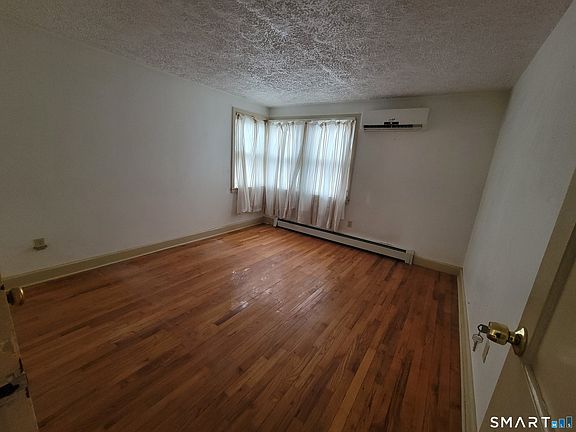 4th image of 65 Tremper Drive