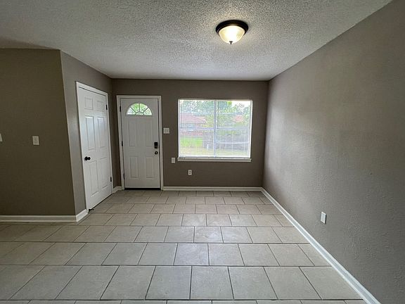 5th image of 4839 Appleville St