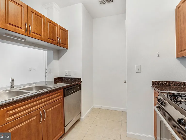 12929 Centre Park Cir #118 — Photo 6